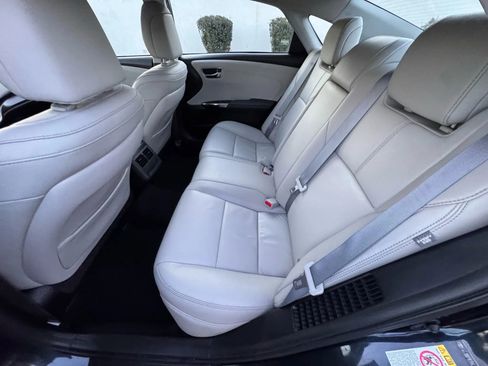 Used 2018 Toyota Avalon XLE Plus w/ Carpet Mat Package image 17