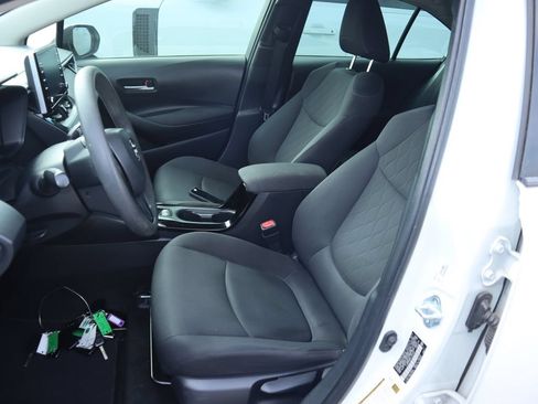 Used 2020 Toyota Corolla LE w/ Carpet Mat Package (TMS) FWD image 9