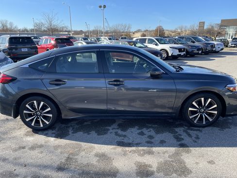 Certified 2024 Honda Civic EX-L image 4