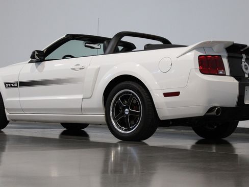 Used 2007 Ford Mustang GT RWD image 36