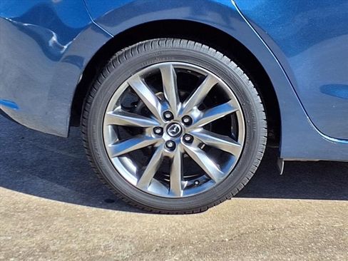 Used 2018 MAZDA MAZDA3 Grand Touring image 30