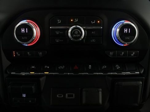 Used 2022 GMC Sierra 1500 SLT w/ SLT Premium Plus Package image 6