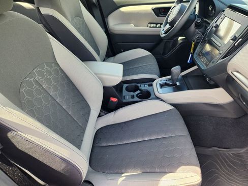 Used 2025 Subaru Forester w/ Convenience Package #1 AWD/4WD image 14