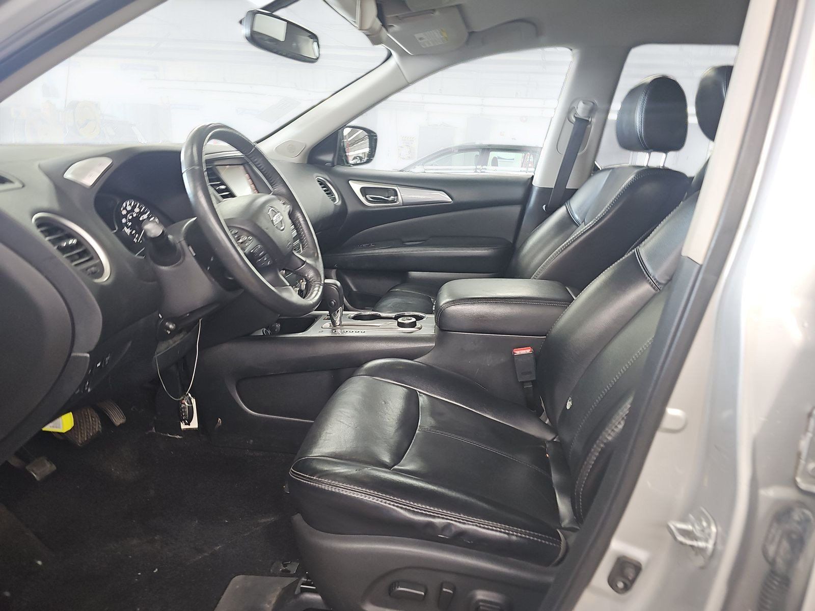 Used 2017 Nissan Pathfinder SL w/ SL Tech Package AWD/4WD image 13