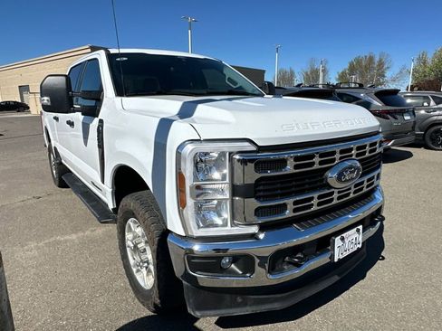 Used 2025 Ford F250 XLT image 2