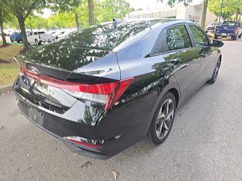 Used 2023 Hyundai Elantra SEL w/ Convenience Package FWD image 8