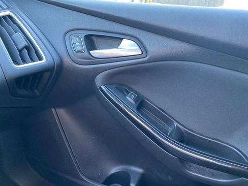 Used 2018 Ford Focus Titanium image 29