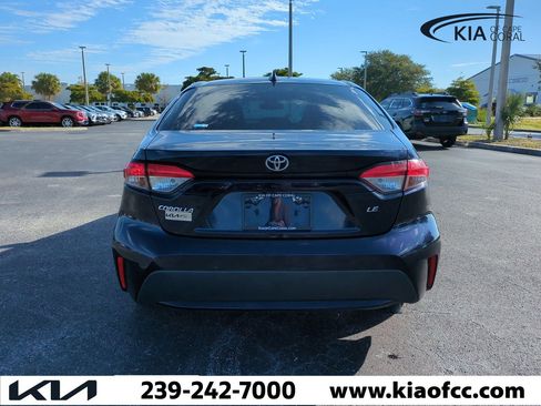 Used 2021 Toyota Corolla LE image 6