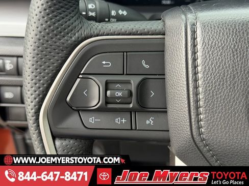 Certified 2025 Toyota Tacoma TRD Off-Road image 24