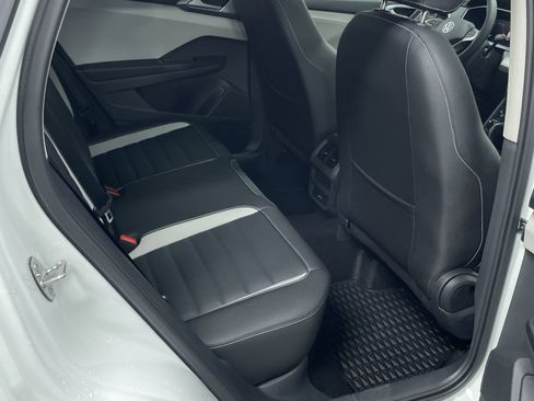 New 2025 Volkswagen Taos SEL image 11