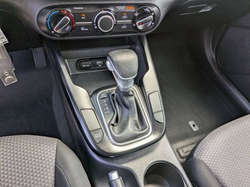 Certified 2025 Kia Soul LX FWD image 25