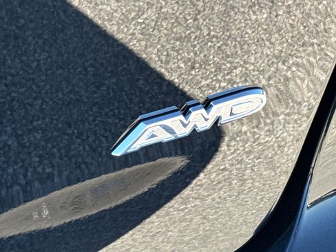 New 2027 Chrysler Pacifica Select AWD/4WD image 8