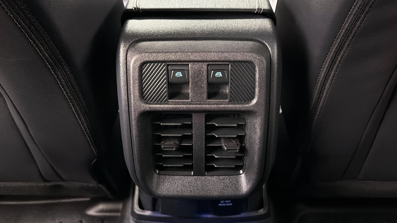 Used 2025 Ford Bronco Outer Banks AWD/4WD image 35