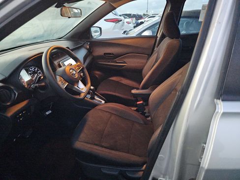 Used 2020 Nissan Kicks S FWD image 6