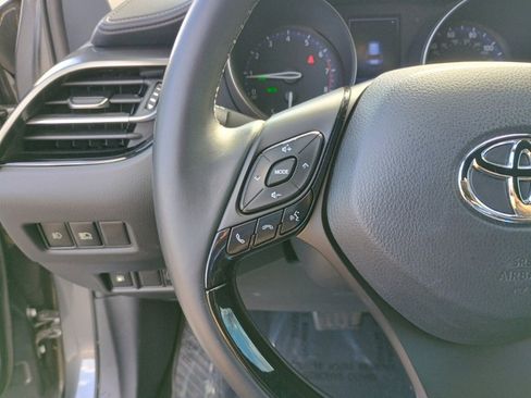 Used 2018 Toyota C-HR XLE image 23