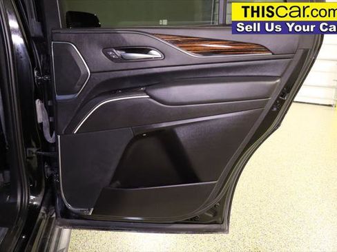 Used 2023 Cadillac Escalade Luxury RWD image 34