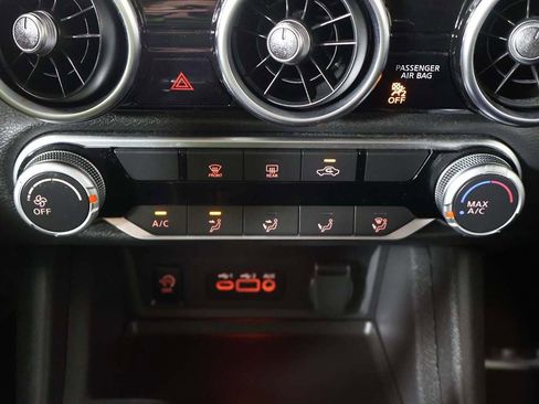 Used 2024 Nissan Sentra SV FWD image 41