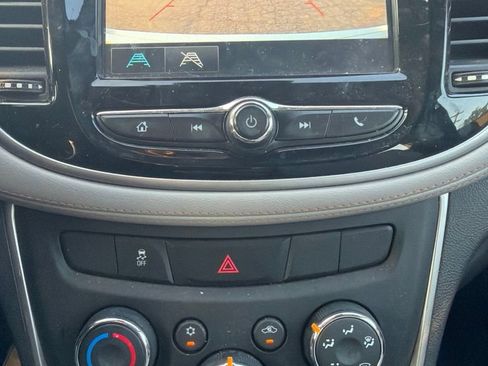 Used 2017 Chevrolet Trax LS AWD/4WD image 22