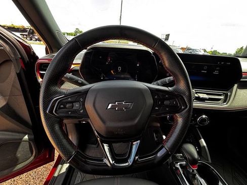 Used 2025 Chevrolet TrailBlazer RS w/ LPO, Trailering Package FWD image 16