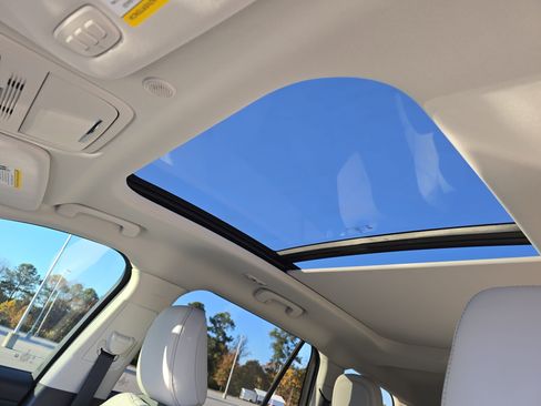 Certified 2025 Lincoln Aviator AWD w/ Equipment Group 101A image 29