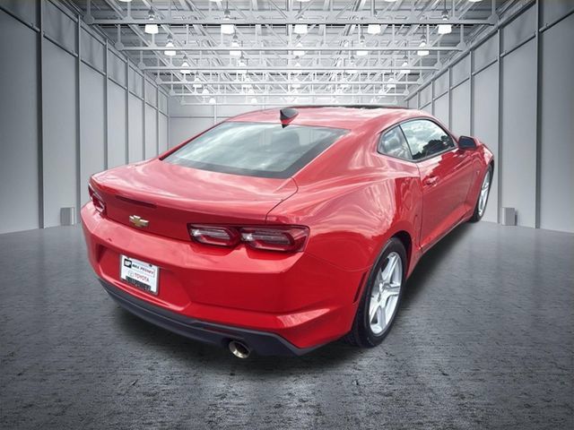 Used 2022 Chevrolet Camaro LT RWD image 5