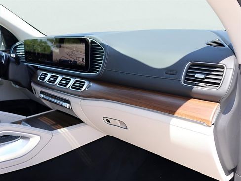 New 2026 Mercedes-Benz GLE 580 GLE 580 image 11