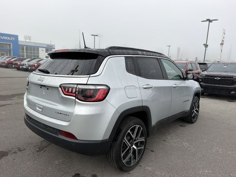 Used 2025 Jeep Compass Limited AWD/4WD image 6