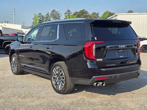 Used 2024 GMC Yukon Denali Ultimate AWD/4WD image 3
