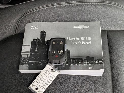 Used 2022 Chevrolet Silverado 1500 LT w/ Convenience Package II image 16