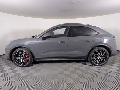 New 2026 Porsche Macan Turbo Electric image 2