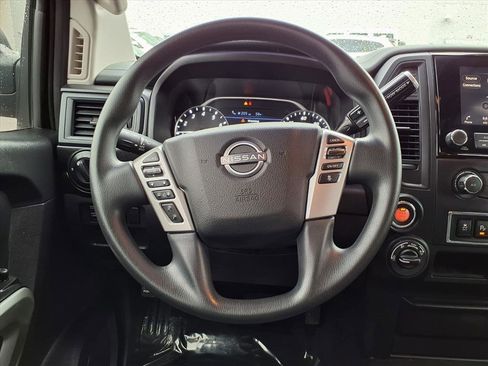 Used 2023 Nissan Titan SV image 11