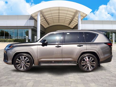 New 2025 Lexus LX 600 4WD w/ Luxury Package image 3