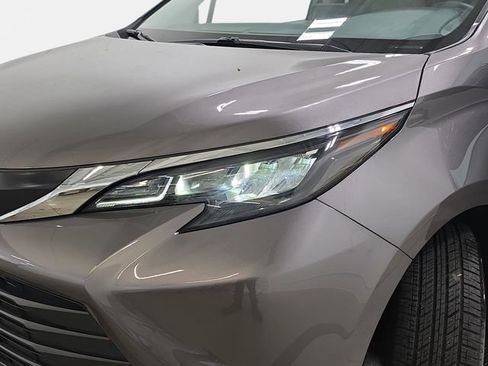 Certified 2024 Toyota Sienna XLE FWD image 28