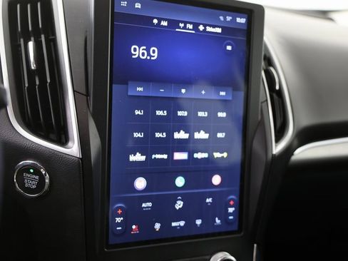 Used 2024 Ford Edge Titanium image 16