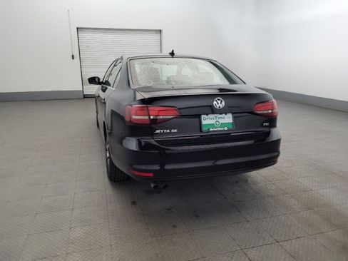Used 2017 Volkswagen Jetta SE FWD image 6