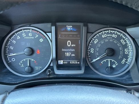 Used 2018 Toyota Tacoma TRD Off-Road AWD/4WD image 24