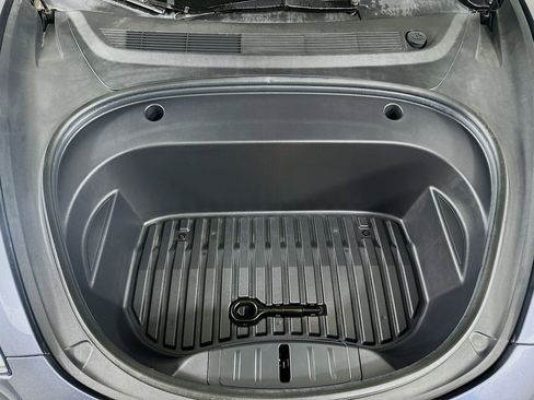 Used 2023 Tesla Model 3 Standard Range image 33