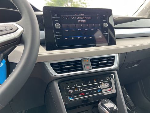 New 2026 Volkswagen Taos SE FWD image 20