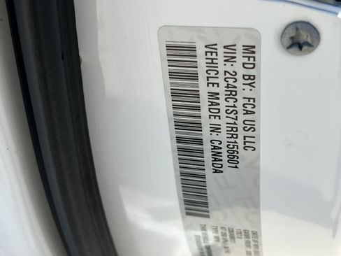 Used 2024 Chrysler Pacifica Limited FWD image 34