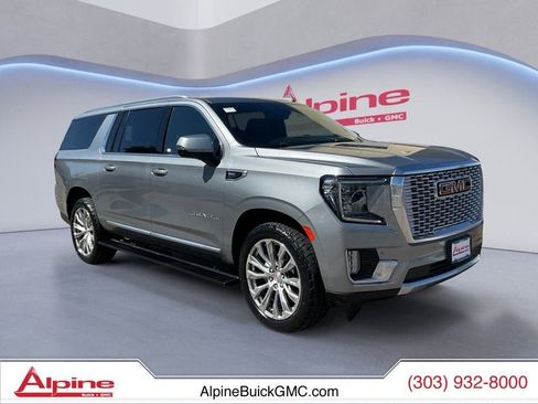 Used 2023 GMC Yukon XL Denali AWD/4WD image 7