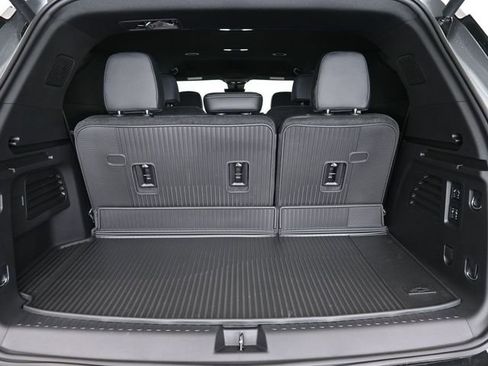 New 2026 Chevrolet Traverse High Country w/ LPO, Floor Liner Package FWD image 41