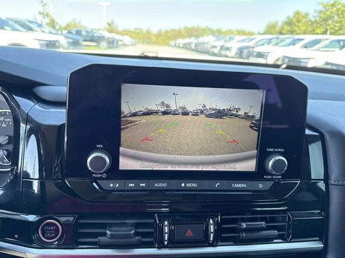 Certified 2024 Nissan Pathfinder SV image 26