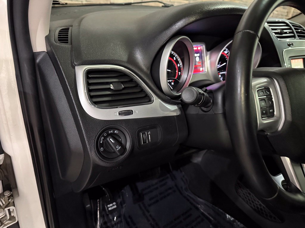Used 2019 Dodge Journey SE w/ Connectivity Group FWD image 13