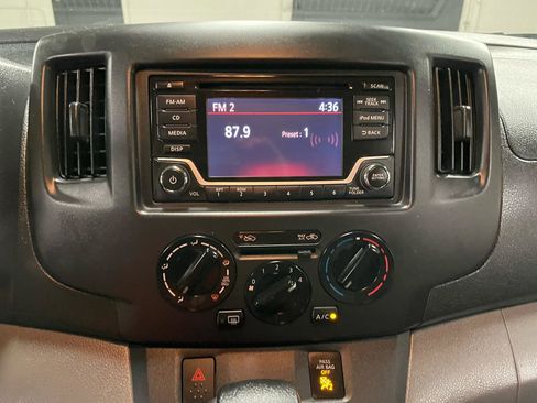 Used 2018 Chevrolet City Express LS image 17
