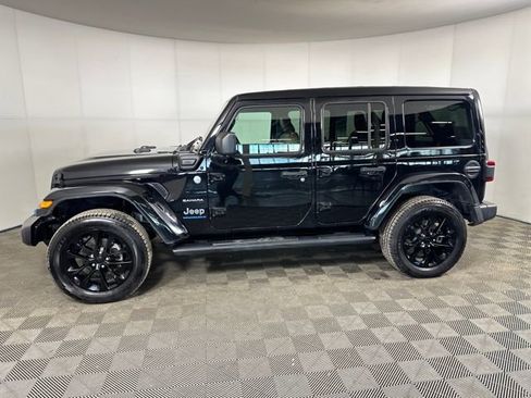 Used 2023 Jeep Wrangler Unlimited Sahara w/ Cold Weather Group image 6