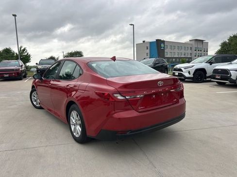 Used 2025 Toyota Camry LE image 6