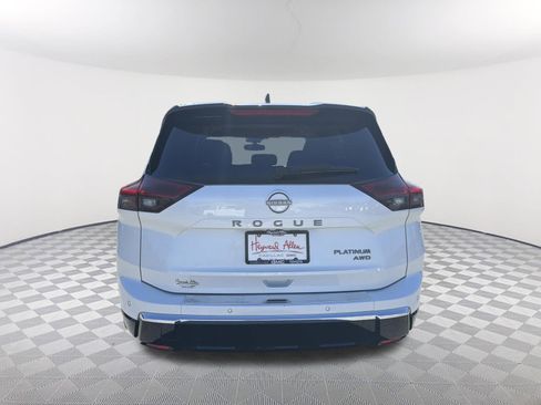 Used 2024 Nissan Rogue Platinum AWD/4WD image 5