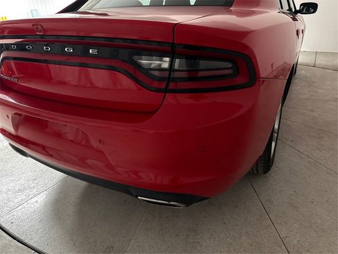 Used 2022 Dodge Charger SXT image 34