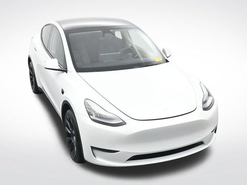 Used 2023 Tesla Model Y Long Range AWD/4WD image 21