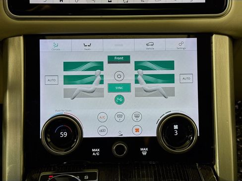 Used 2018 Land Rover Range Rover Long Wheelbase Autobiography image 18